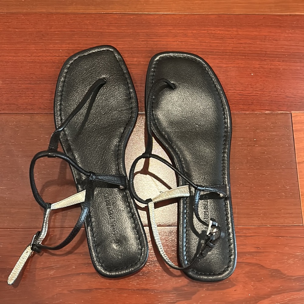 Banana Republic leather t-strap thong sandals